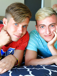 Blond Boys Bareback To Get The Cream